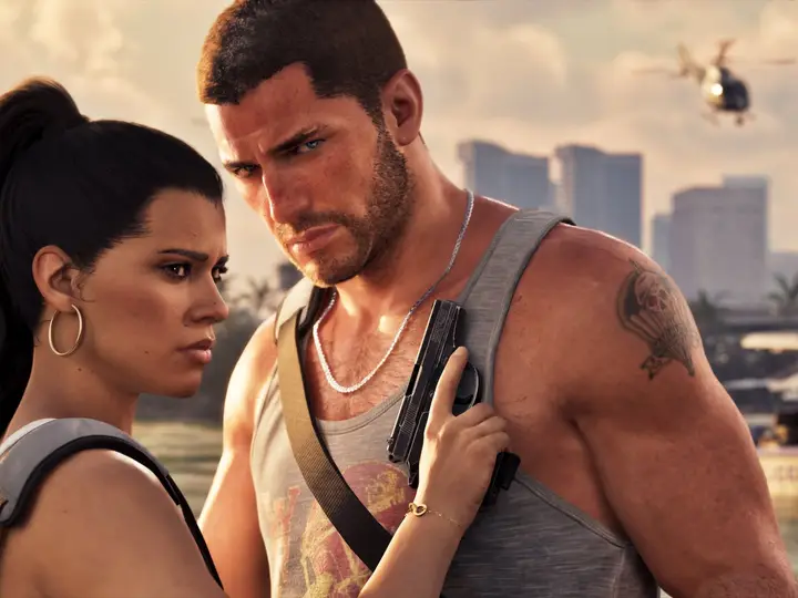 GTA 6 공식 스크린샷. 바이스 시티 바닷가에 선 주인공 루시아와 제이슨